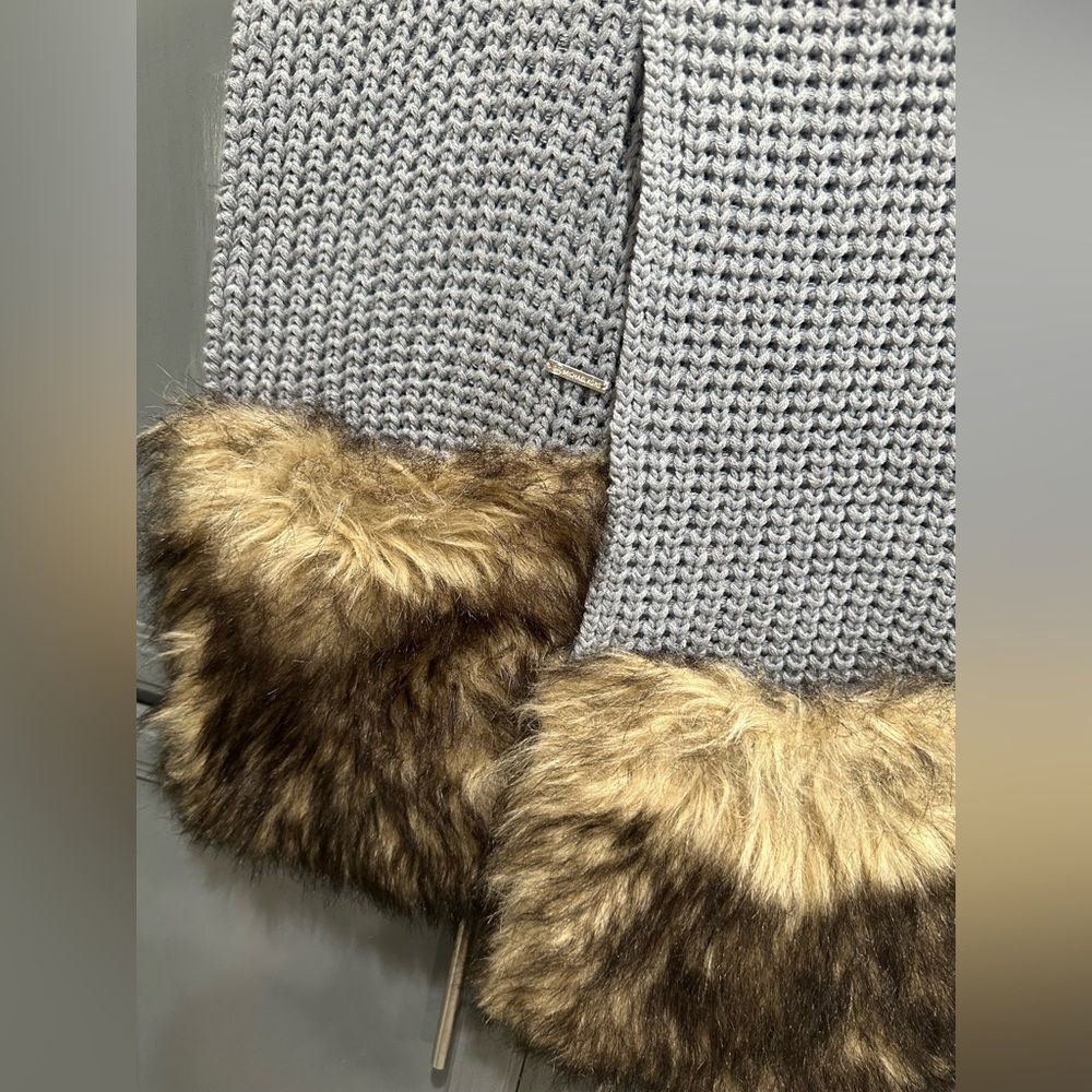 Michael Kors Gray Knit Scarf Faux Fur Pockets - Picture 3 of 8